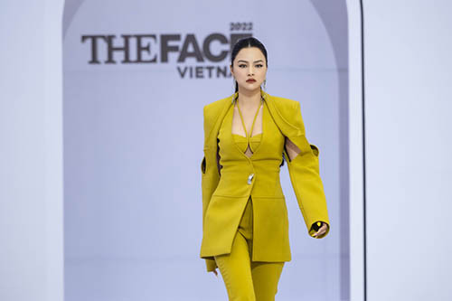 Phong cách thời trang của Vũ Thu Phương khi làm giám khảo The Face miền Bắc
